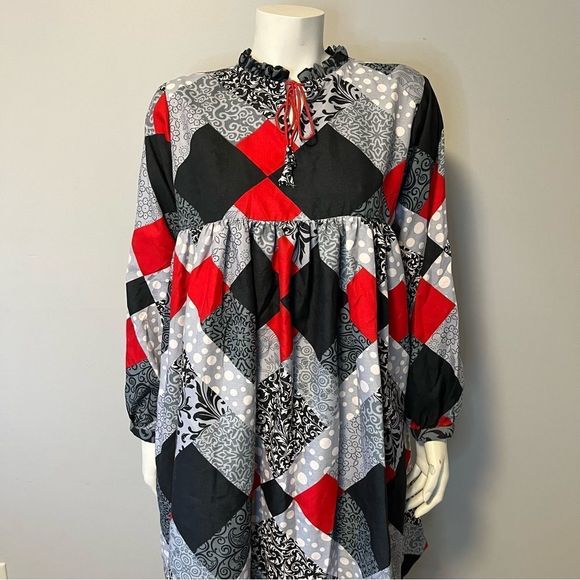 Hand Crafted Quilted Patchwork Printed Dress Grey, Red and White One size - Picture 15 of 16
